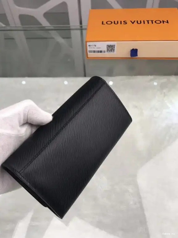 Wallet Louis Twist Vuitton 0512